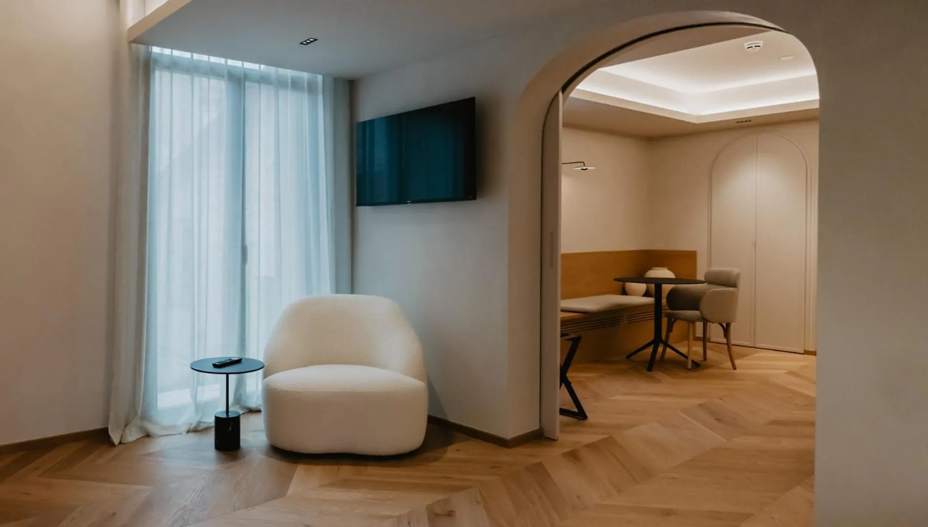 Hotel Petit Luxe Terrassa 4*,